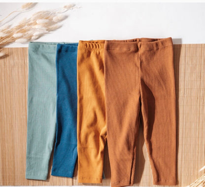 Gerippte Baby-Leggings in 3 Farben