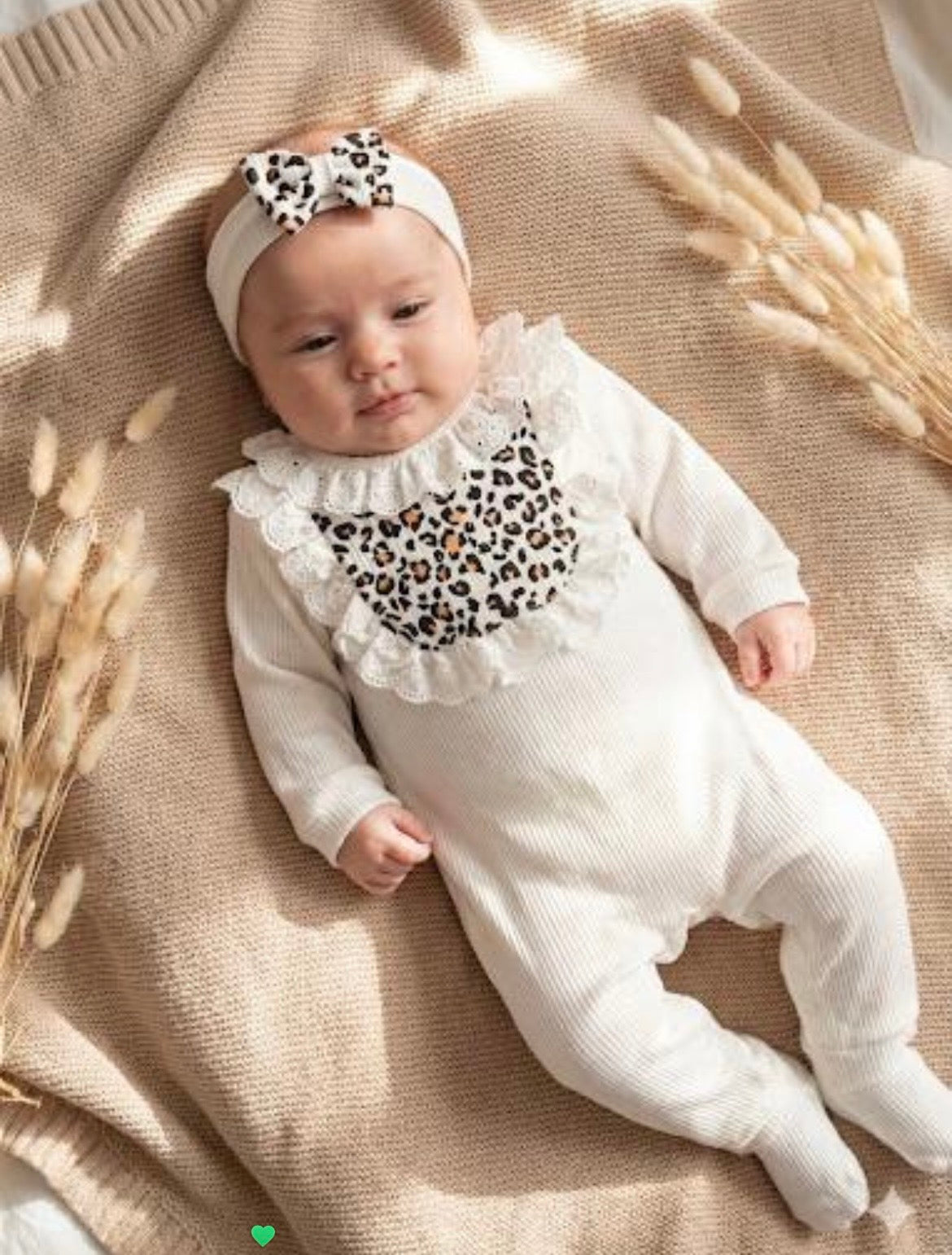 Leo-Baby Strampler mit Bandana 2-teilig Weiß