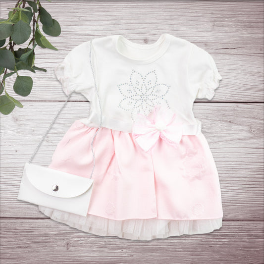 Festliches Kleid mit Handtasche