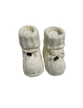 Laden Sie das Bild in den Galerie-Viewer, Baby Strickschuhe für deinen Liebling
